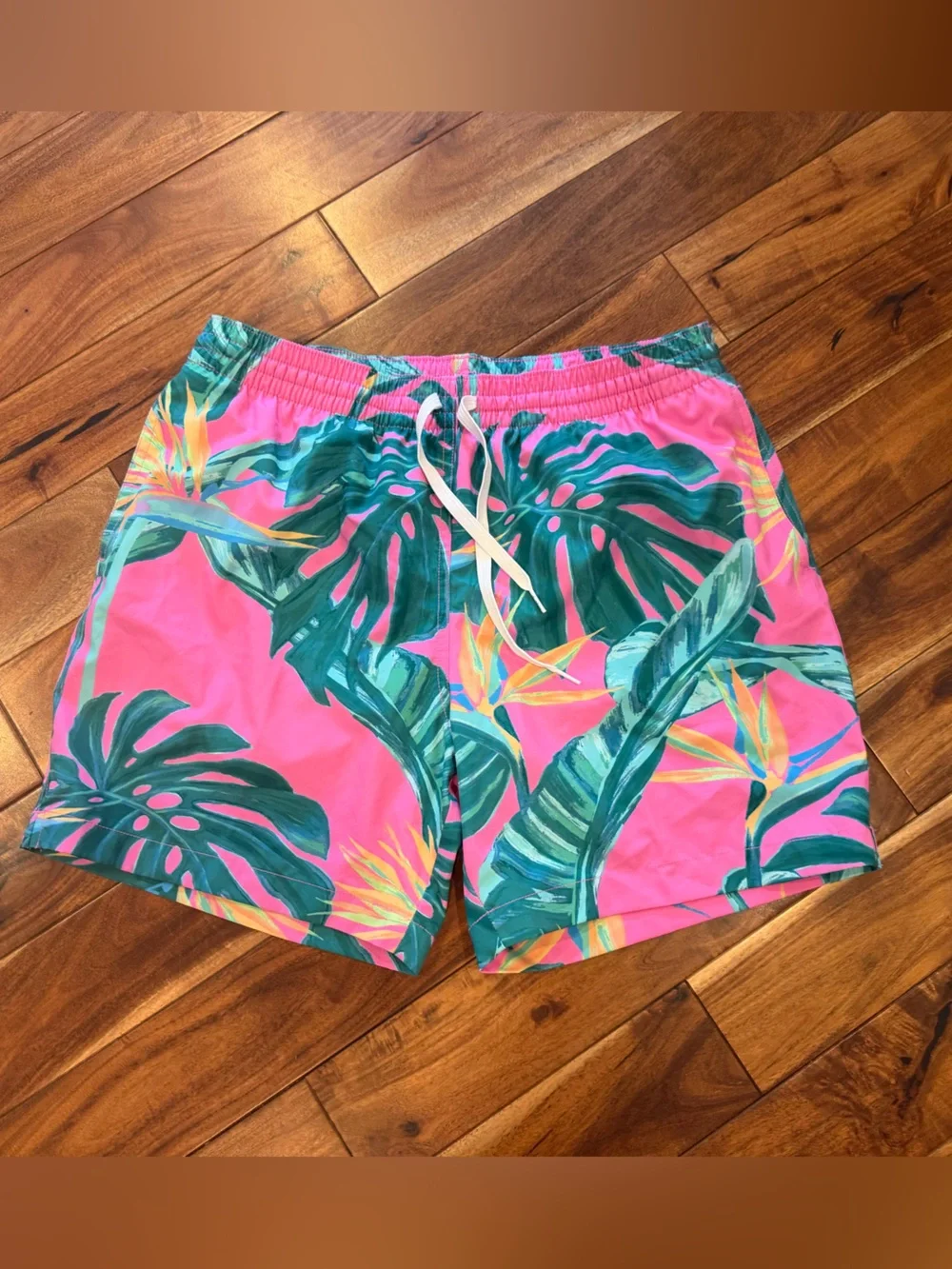 chubbies Pink and Teal Tropical Swim Trunks men's large never worn